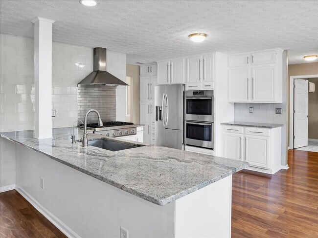Building Photo - 3725 Crescent Walk Ln NE