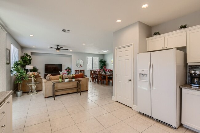 Building Photo - Southwest Home for Rent