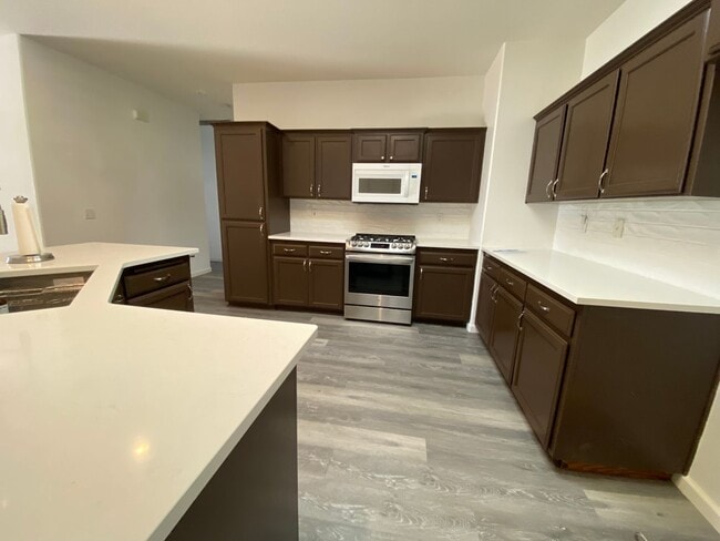 Building Photo - Cozy Home for rent in Visalia