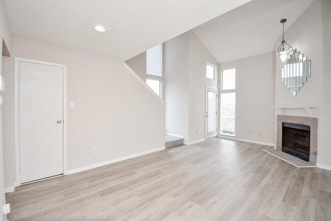 Primary Photo - 10855 Meadowglen Ln