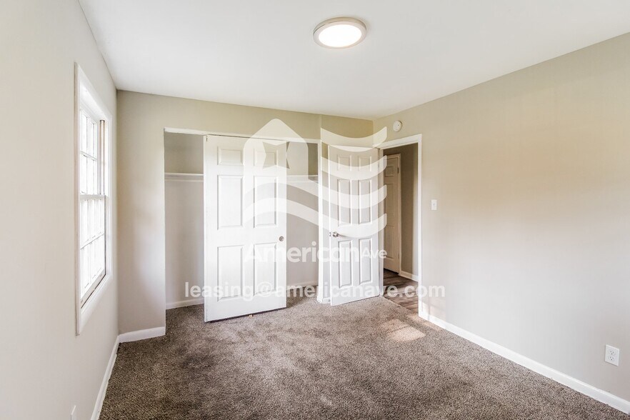 Building Photo - 211 Stevens St