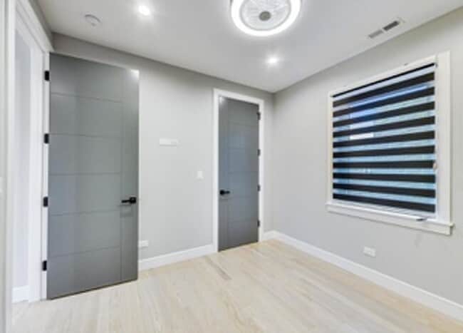 Building Photo - Luxury 3b2b condo in Bronzeville