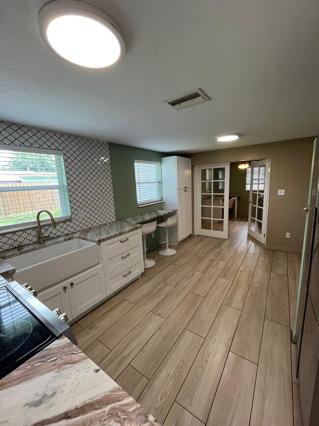 Building Photo - 4620 Aegean Ave