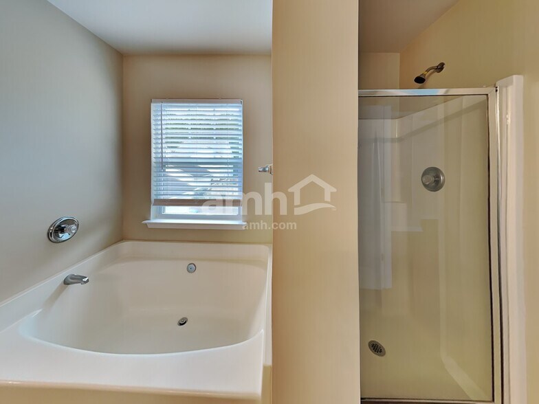 Building Photo - 13207 Meadowmere Rd