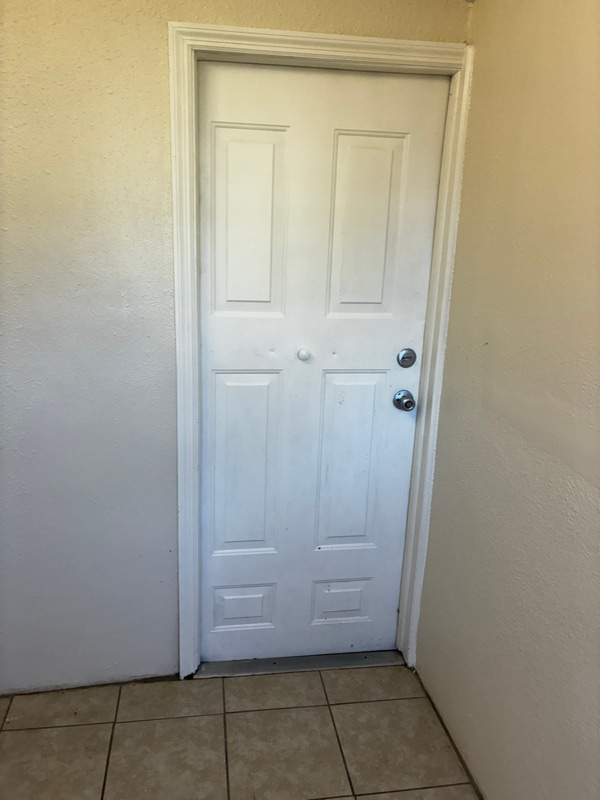 Building Photo - 117 5th St NE