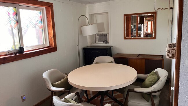 Building Photo - 1472 Silverwood Dr