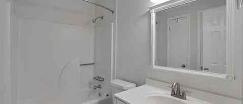 Building Photo - 10601 Silver Creek Dr