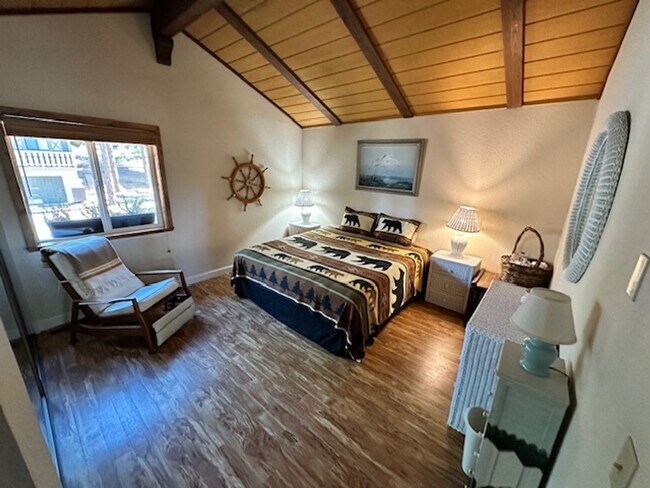 Building Photo - Spacious 4Bd pet friendly home available f...