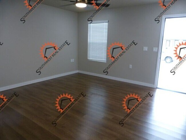 Building Photo - New Spacious 2 bedroom 2 bath Duplex.