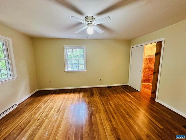 Building Photo - 1725 Yorktown Dr
