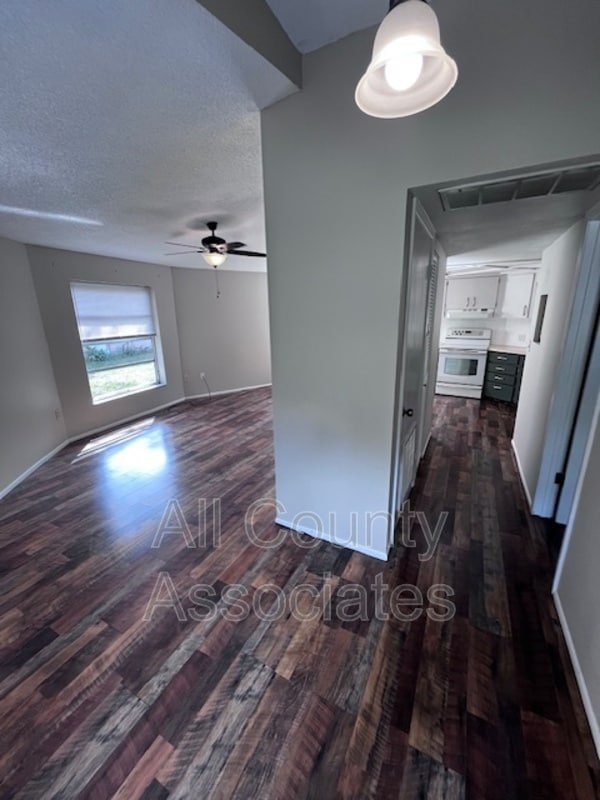 Building Photo - 11023 Hook Ln