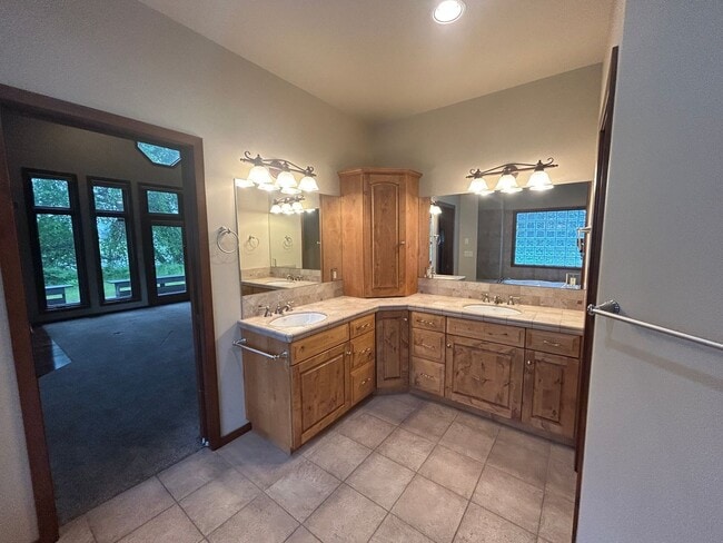 Building Photo - Amazing Home on the River with Greenhouse,...