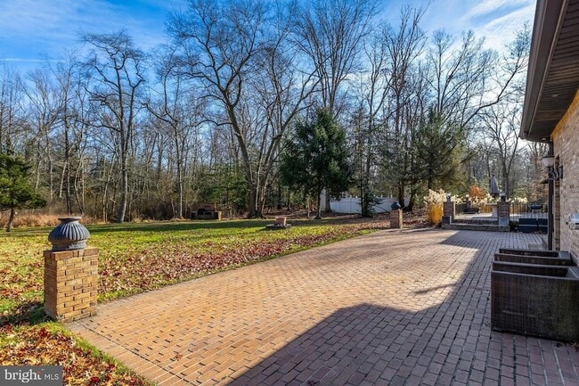 Building Photo - 1322 Commissioners Rd