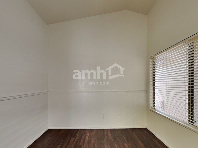 Building Photo - 8703 E Plata Ave