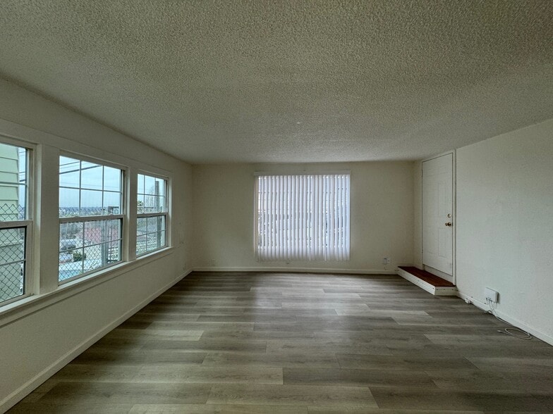 Building Photo - 2082 167th Ave