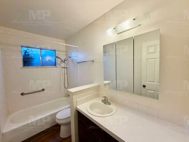 Building Photo - 2901 Sumac St