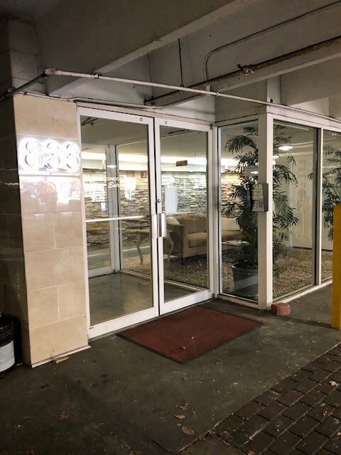 Building Photo - 838 Euclid Ave