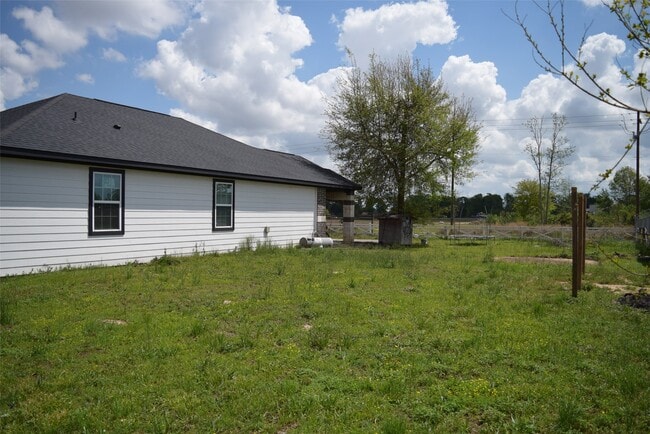 Building Photo - 445 County Rd 5102J