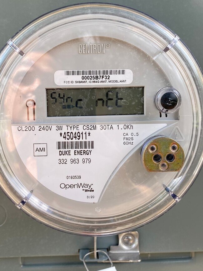 Building Photo - Custom Home - Desirable SE Ocala Neighborhood 3/2/2 **Won't Last**