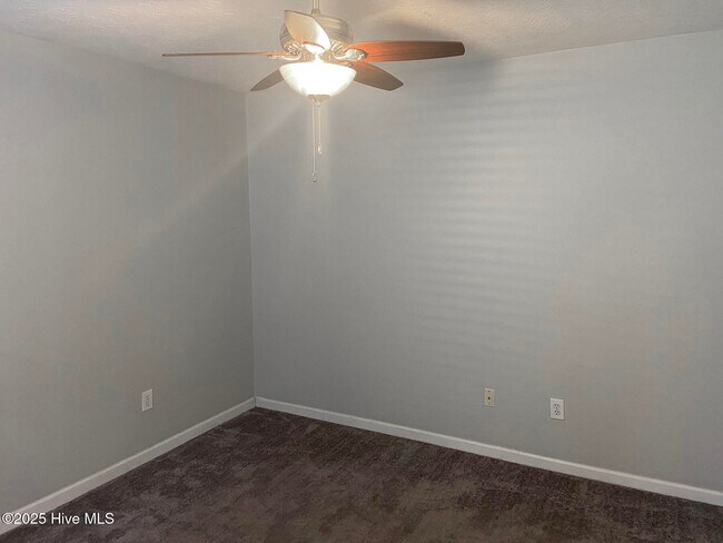 Building Photo - 5328 Sun Coast Dr