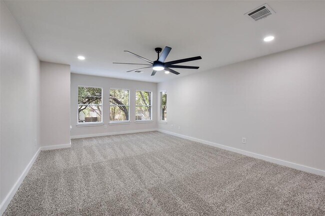 Building Photo - 10903 Claywood Dr