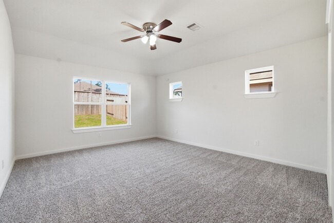 Building Photo - 40477 Mostyn Lake Dr
