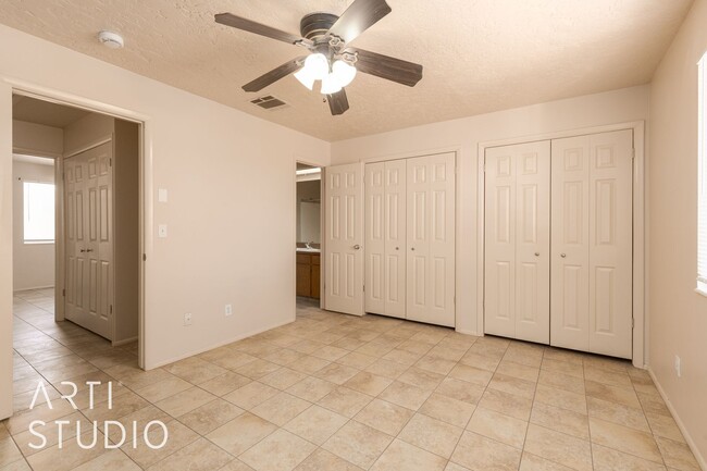 Building Photo - Nice Colorview Townhome