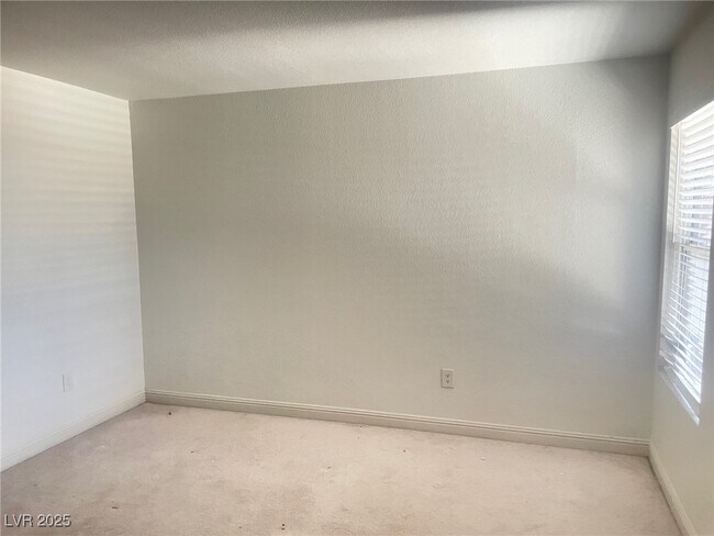 Building Photo - 5055 W Hacienda Ave