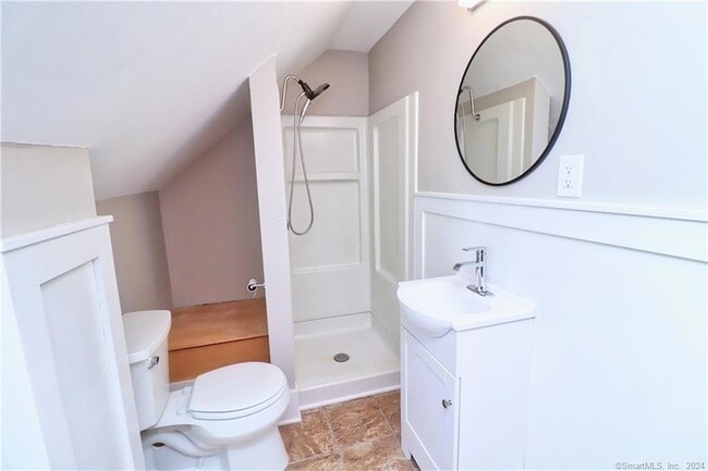 Building Photo - 165 Elm St