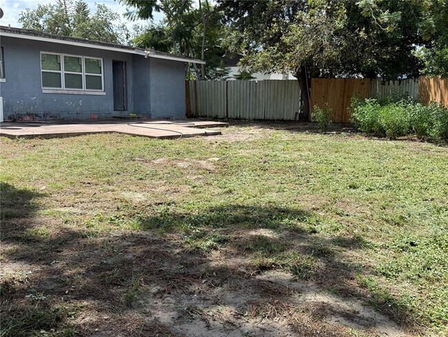 Building Photo - 6241 Balboa Dr