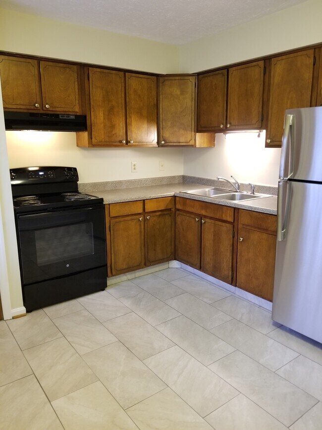 Kitchen - 742 Terrace View Dr