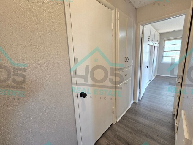 Building Photo - MWC Rental 3 Bed