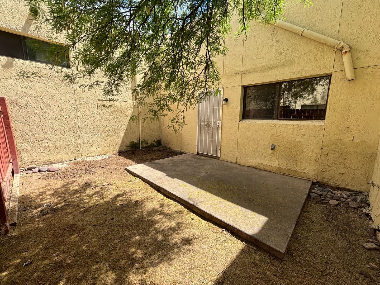 Building Photo - 1 E Navajo Rd