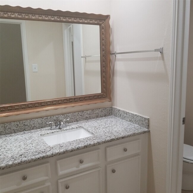 Building Photo - 7700 Creekbend Dr