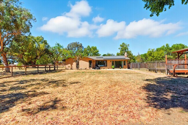 Building Photo - $5995 - Ranch-style home with acreage in West Gilroy's quiet countryside