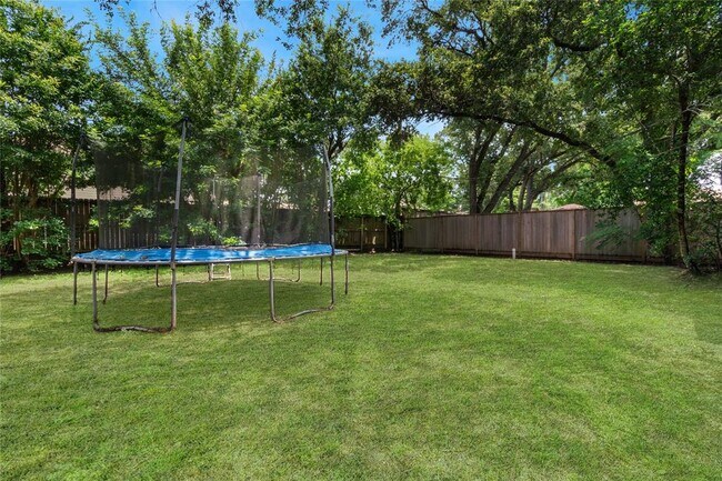 Building Photo - 5018 Willowbend Blvd