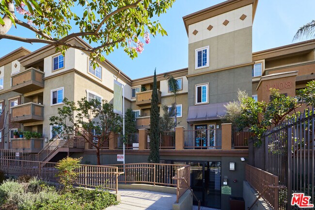 Building Photo - 1408 W Washington Blvd