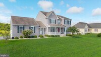 Building Photo - 209 Riding Path Dr