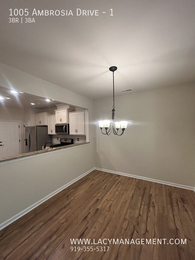 Building Photo - 1005 Ambrosia Dr