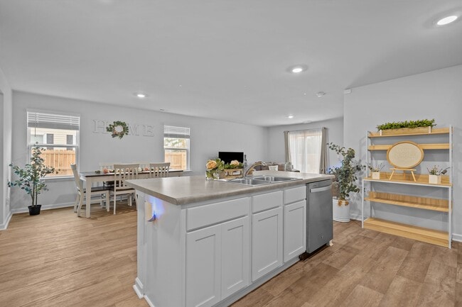 Building Photo - 402 Folkstone Rd