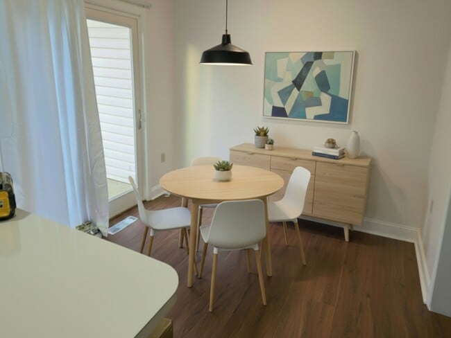 Building Photo - 521 Cobblestone Ln