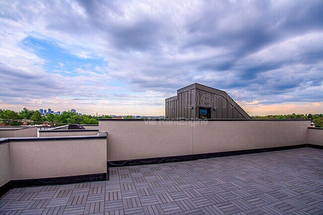 Building Photo - 1286 Osceola St