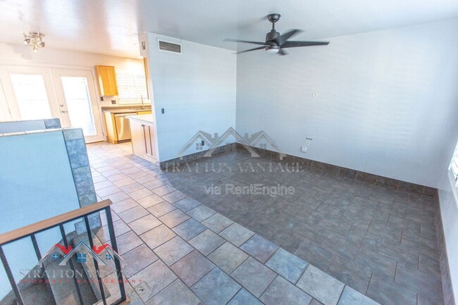 Building Photo - 1735 W Pampa Ave