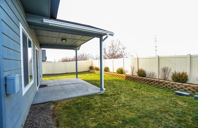 Building Photo - 4272 W Peak Cloud Dr