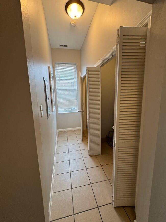 Building Photo - 1826 S Kedzie Ave