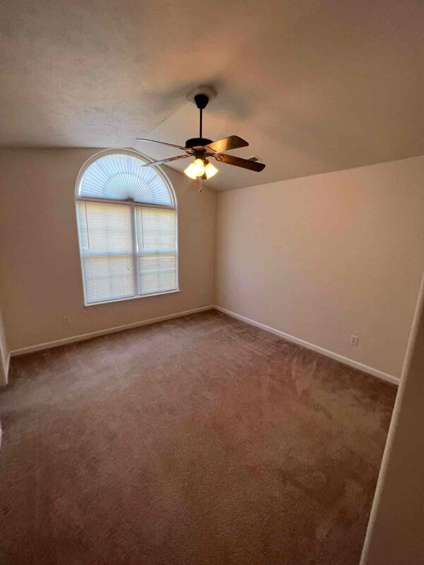 Building Photo - 138 Vernon St