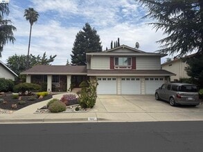Building Photo - 3885 Aragon Ln