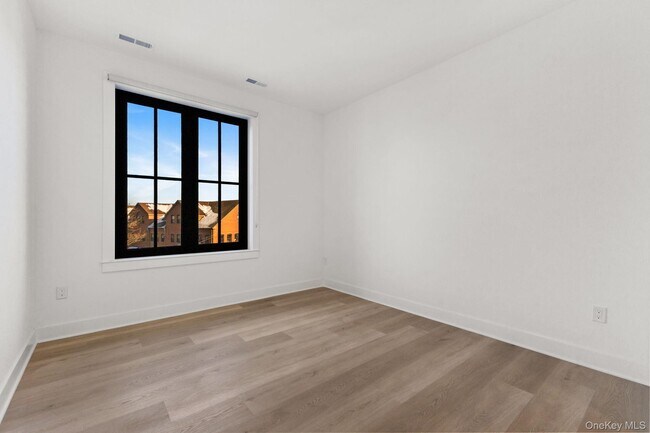 Building Photo - 100 E Putnam Ave