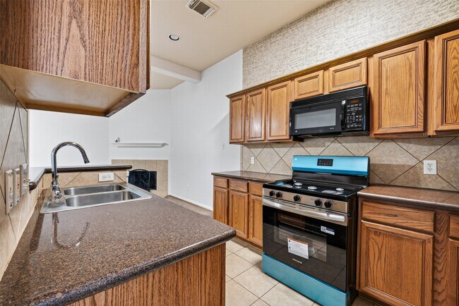 Building Photo - 2346 Bermuda Shores Dr