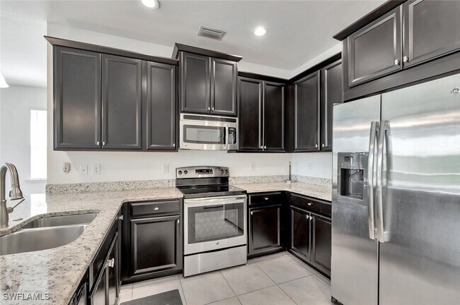 Building Photo - 10824 Alvara Way